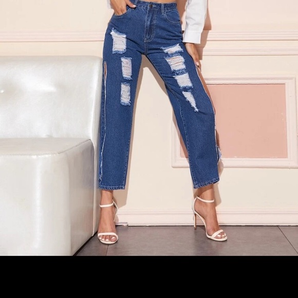 🗣 Sexy distressed jeans.. - Picture 5 of 5